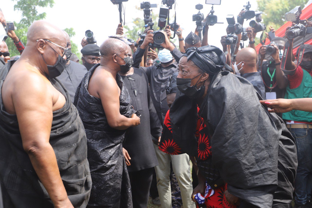 This pictures is one of the reasons why the #Fixthecountry demonstration took place