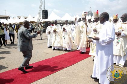 Akufo Addo dancing
